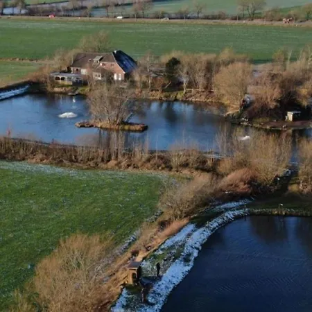 アパート Ferienwohnung Zur Forelle - Idyllischer Hof Im Gruenen *